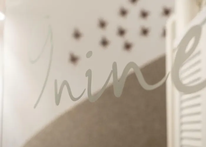 Nine Ханья (Крит)