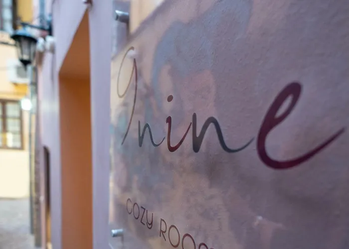 Nine Гостьовий будинок