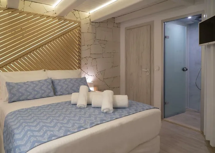 Nine Hriszí Aktí Haniá